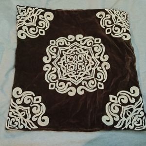 BNWOT Williams Sonoma Home Velvet Heavily Embossed 24" Pillow Cover